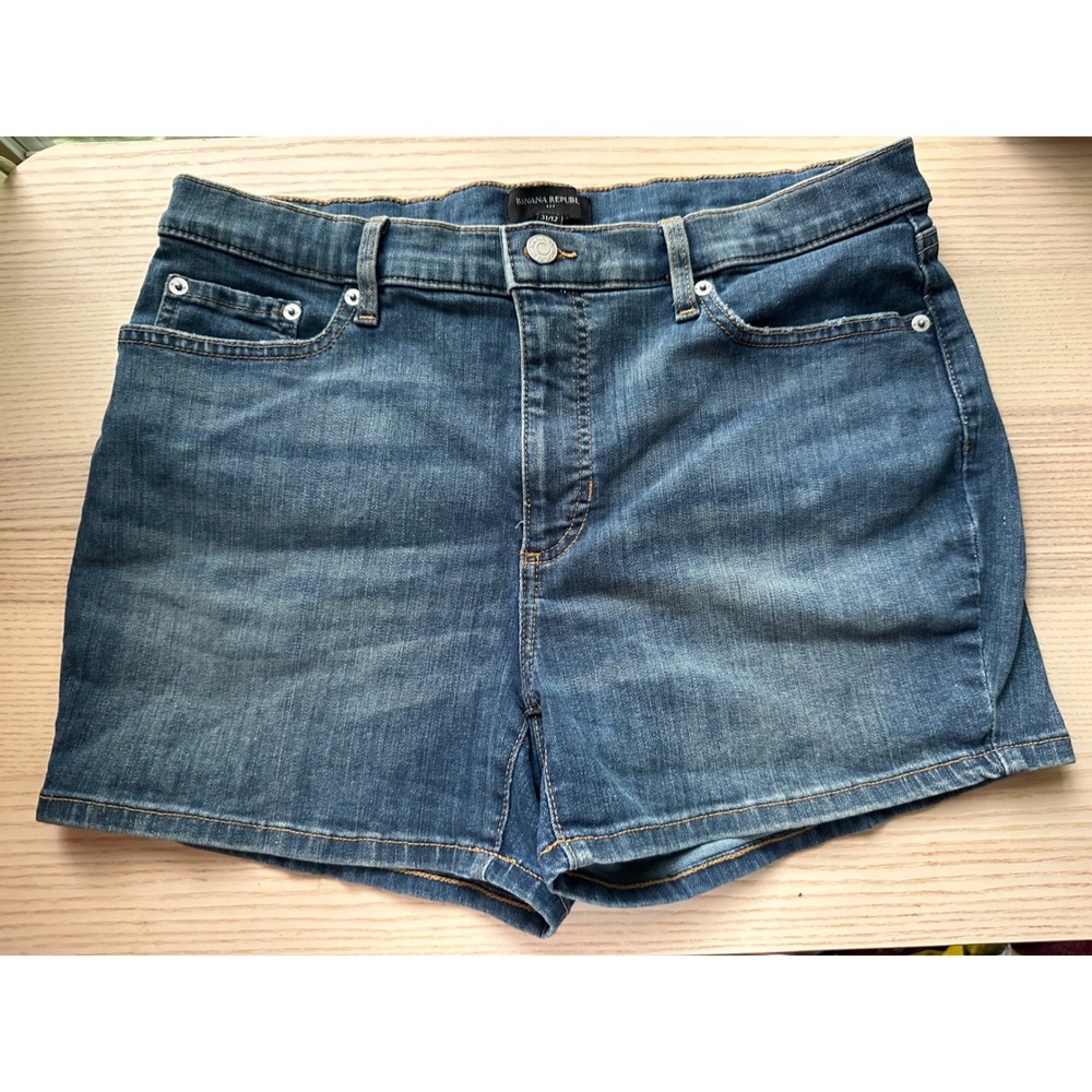 Banana Republic Womens Denim Shorts Medium Wash Blue Size 12 Classic Minimalist